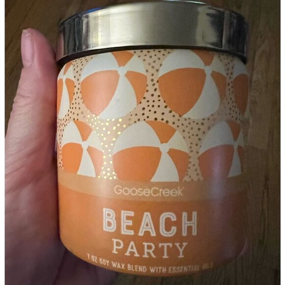 Goose Creek 7 oz Single Wick Candle Beach Party - Picture 1 of 6